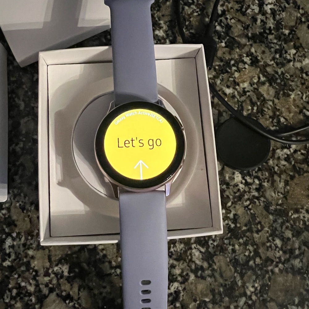 Samsung - Galaxy Watch Active2 Bluetooth Heart Rate Monitor - Violet